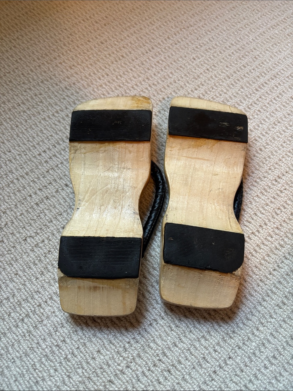 Japanese Wooden Geta Sandals with Black Floral Thongs - Picture 3 of 3